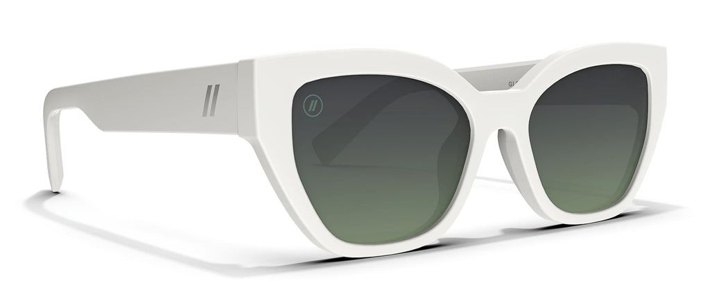 Gloss Snow 1